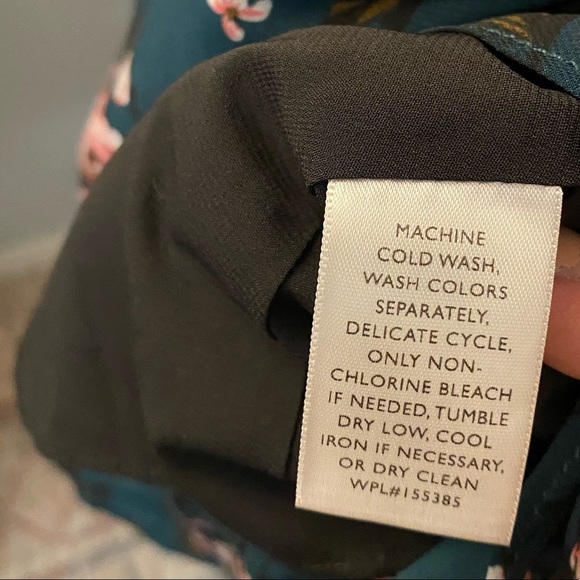 Lini Women’s Green Isabelle Puff Sleeve Floral Dress - Picture 9 of 16